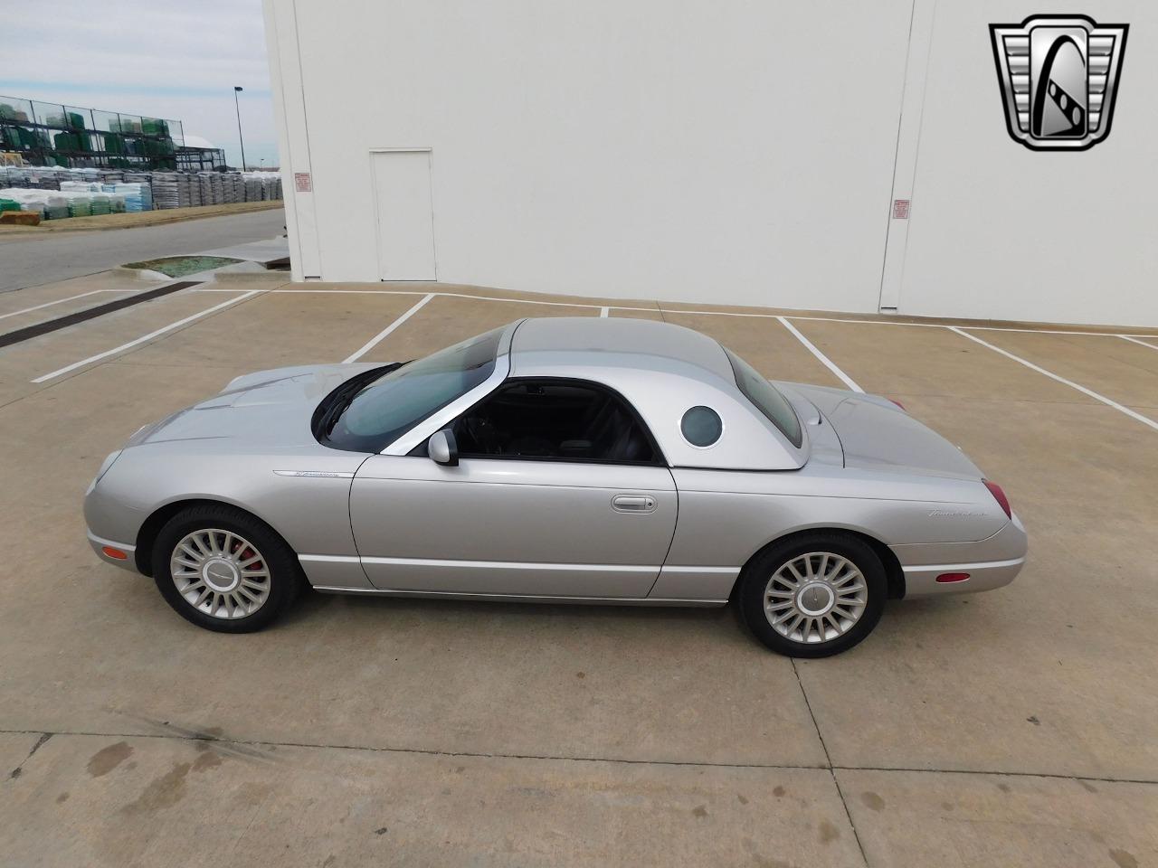 2005 Ford Thunderbird