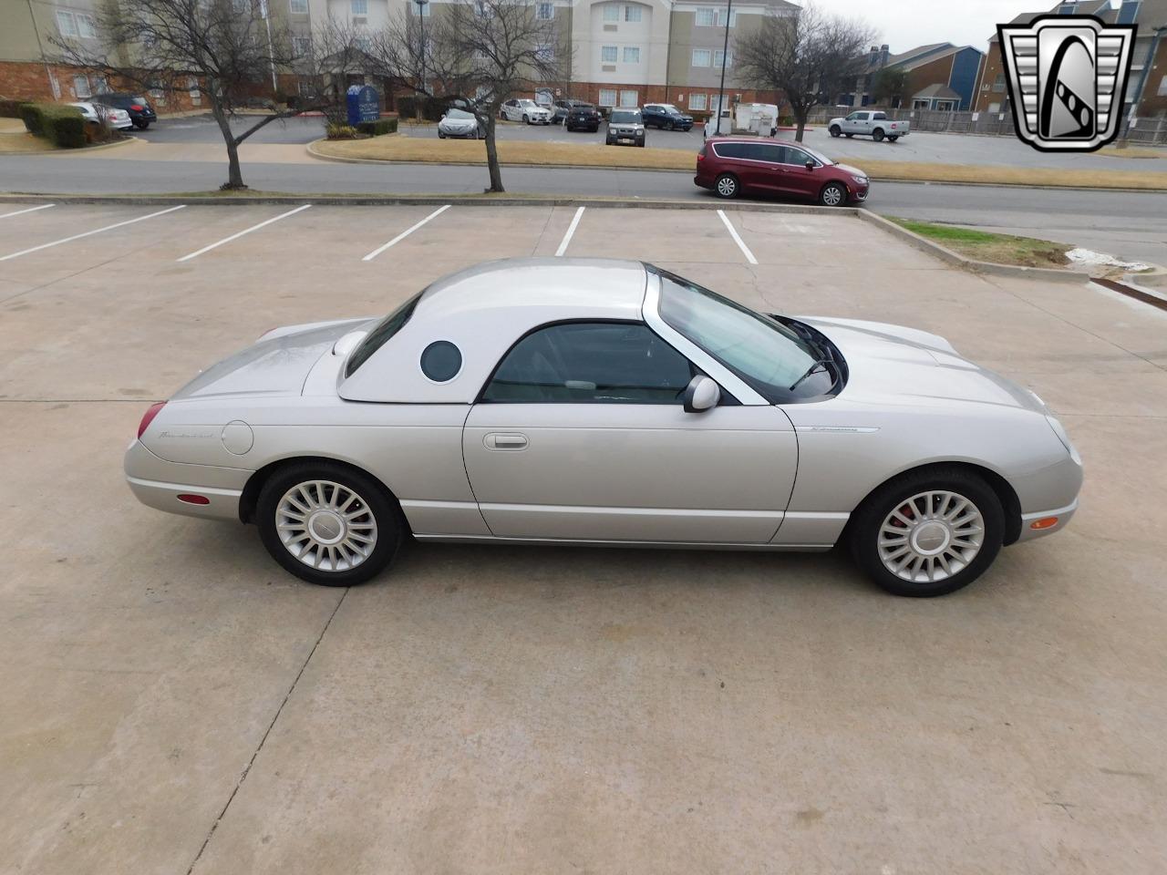 2005 Ford Thunderbird