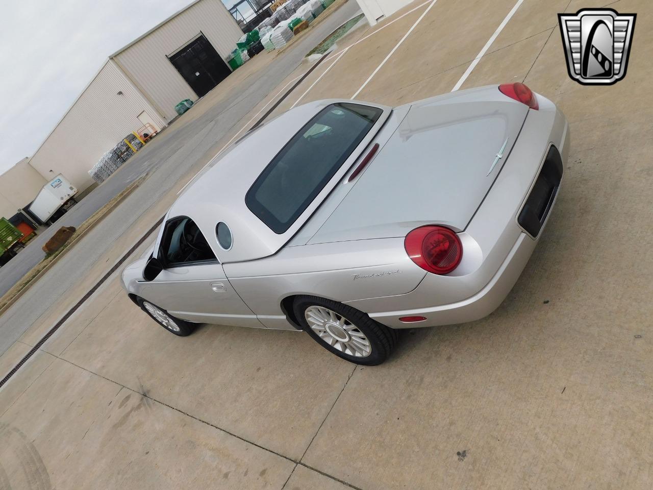 2005 Ford Thunderbird