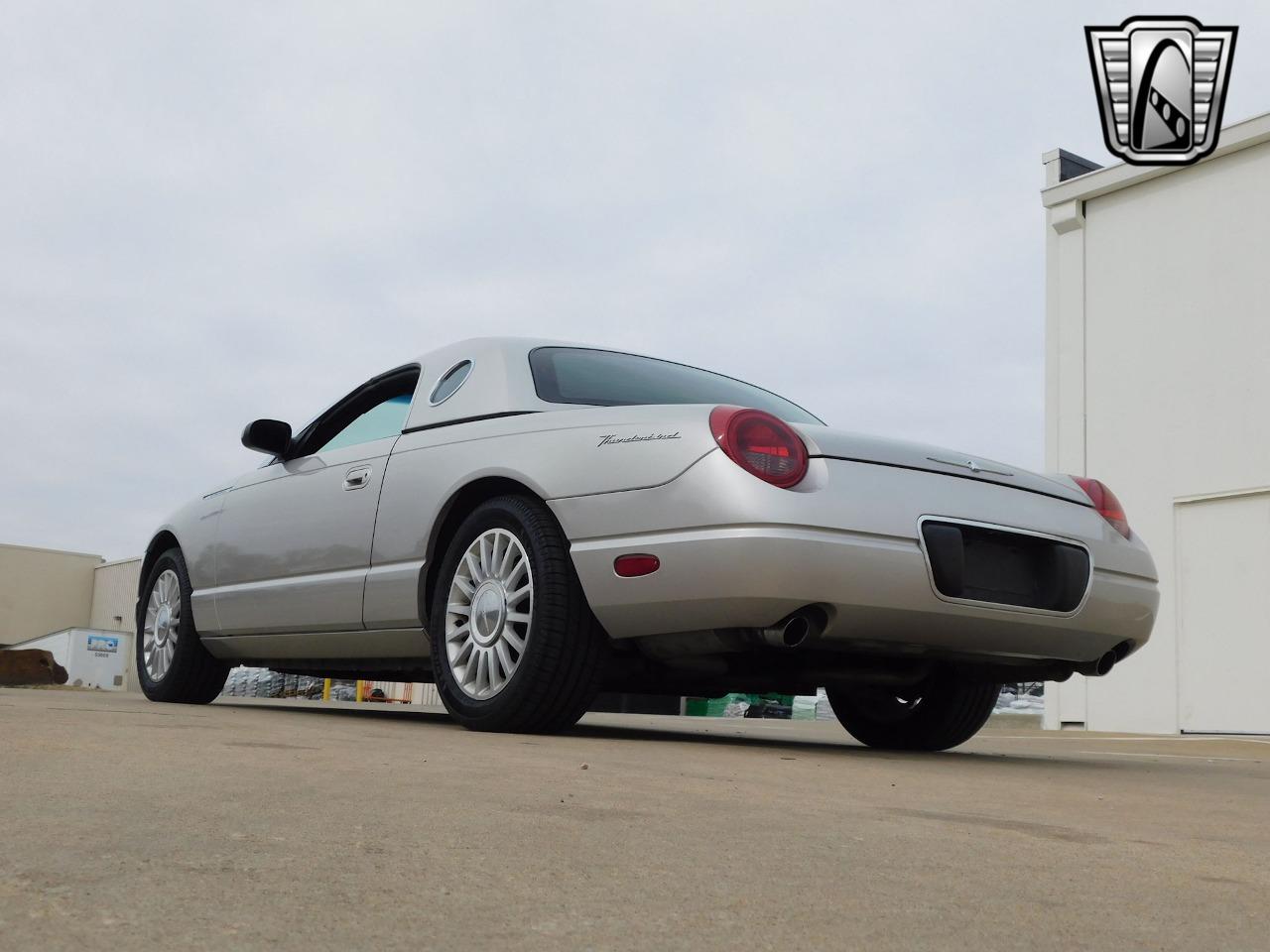 2005 Ford Thunderbird