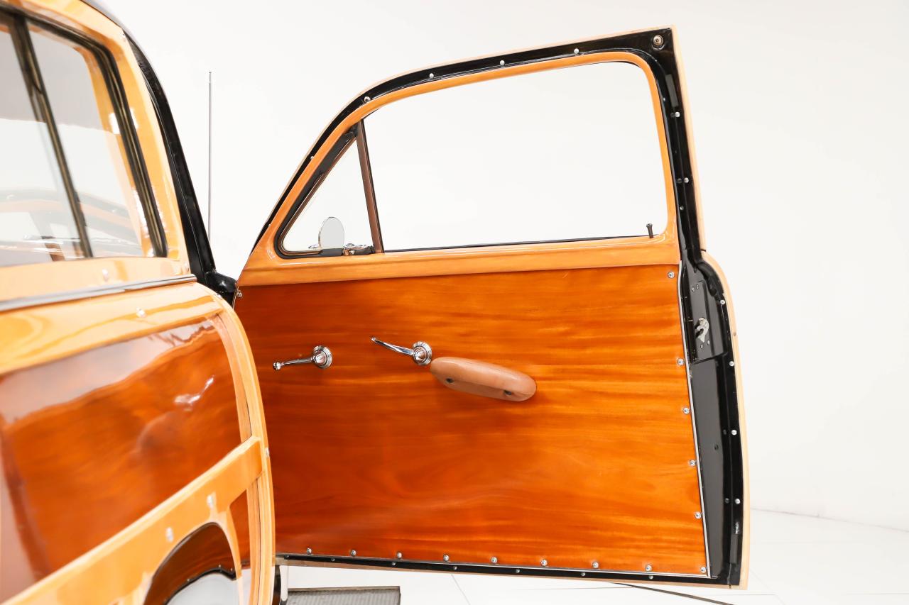 1949 Ford Custom Woody Wagon