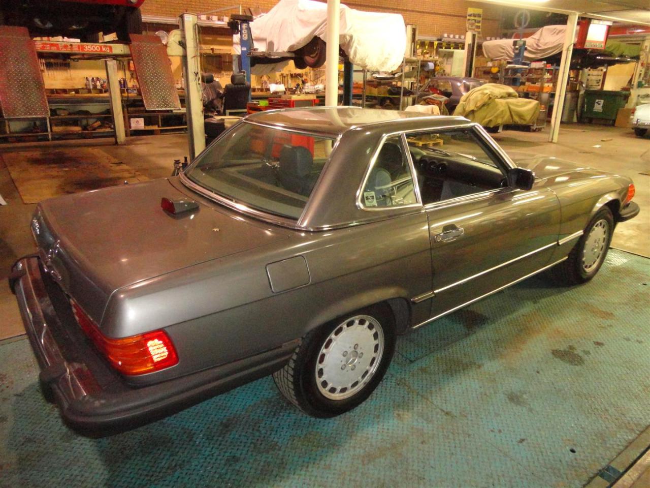 1987 Mercedes - Benz 560SL roadster nr 7991