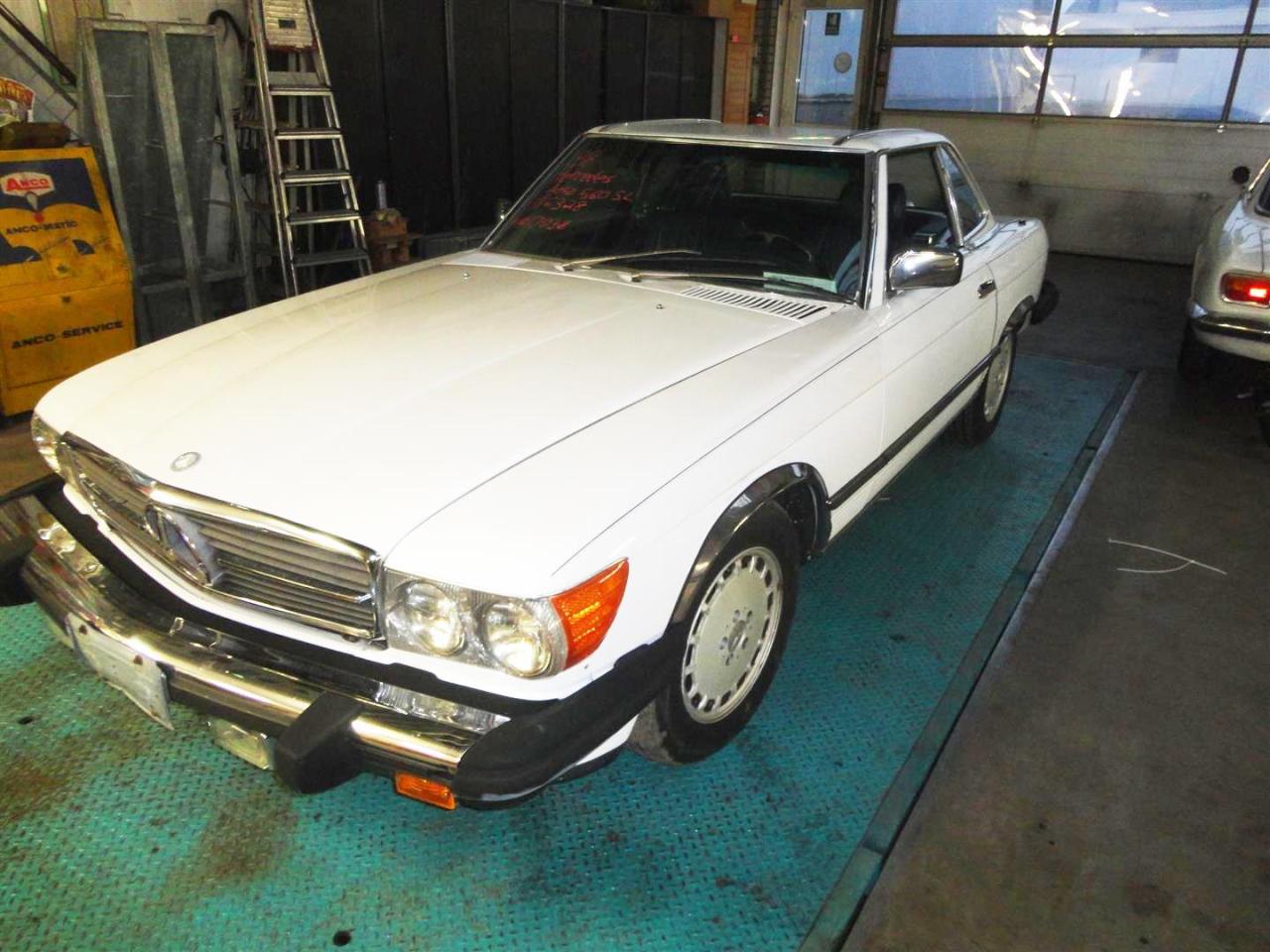 1988 Mercedes - Benz 560SL Roadster &#039;&#039;88