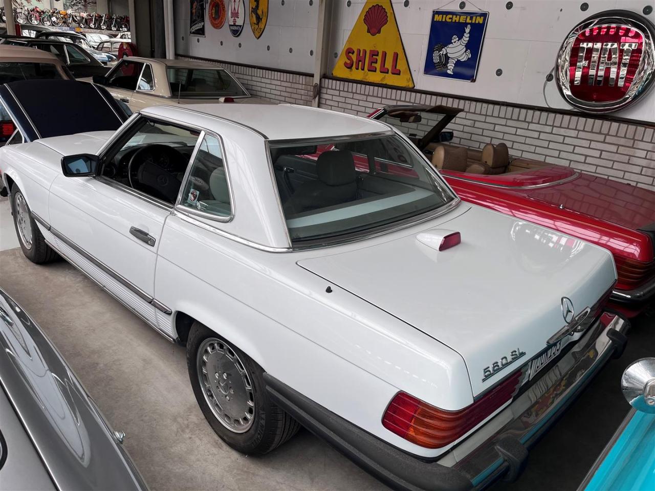 1987 Mercedes - Benz 560SL roadster &#039;&#039;87