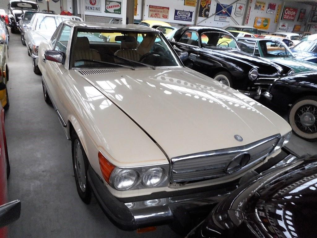 1987 Mercedes - Benz 560 SL white