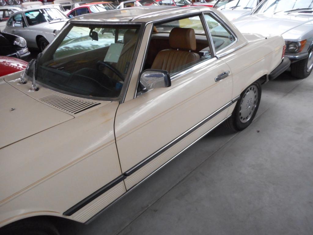 1987 Mercedes - Benz 560 SL white