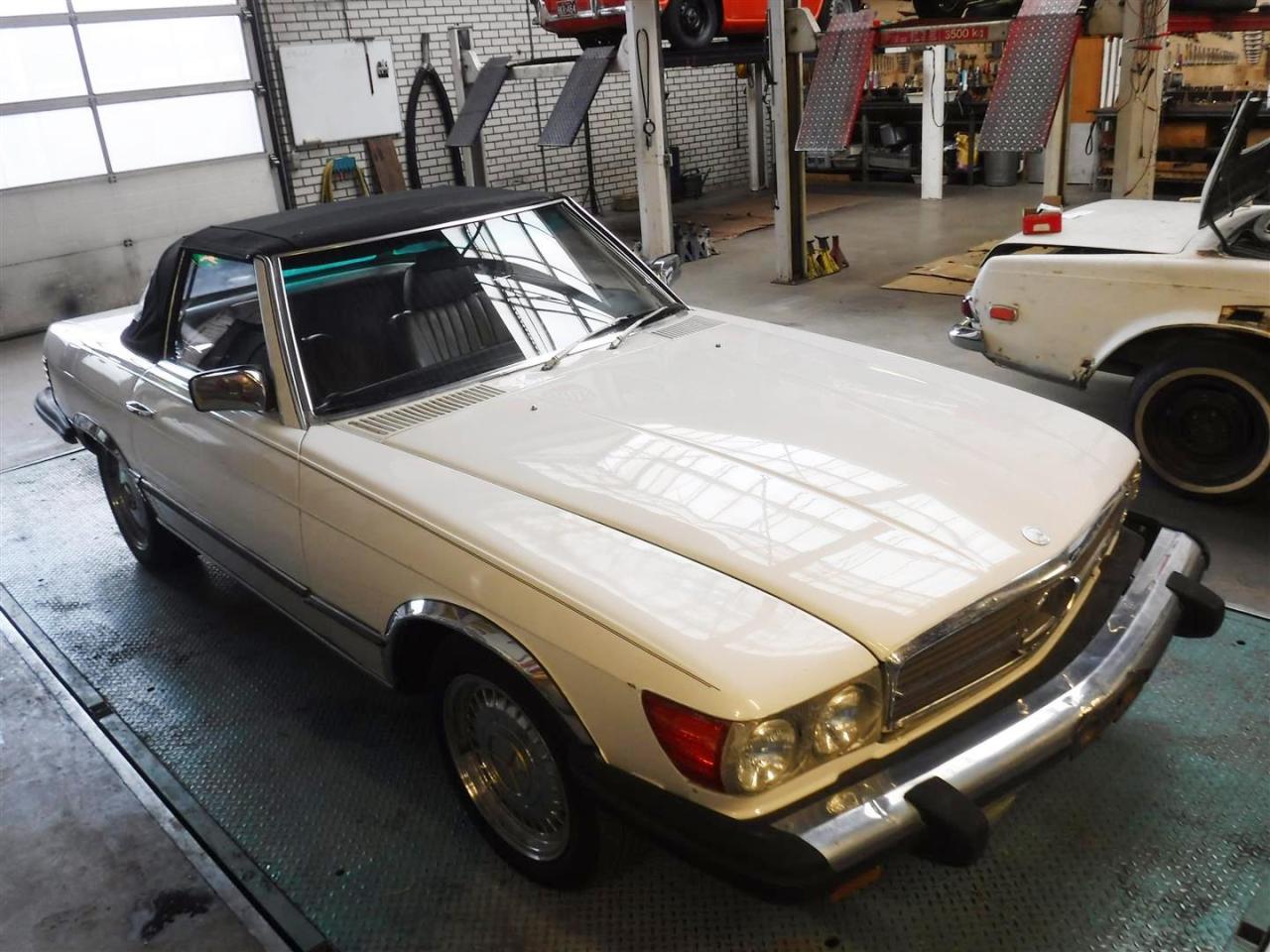 1981 Mercedes - Benz 380SL Roadster white