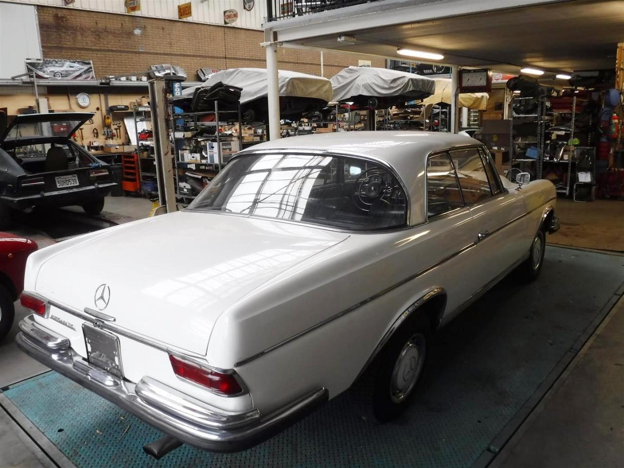 1966 Mercedes - Benz 300SE Coupe white W112