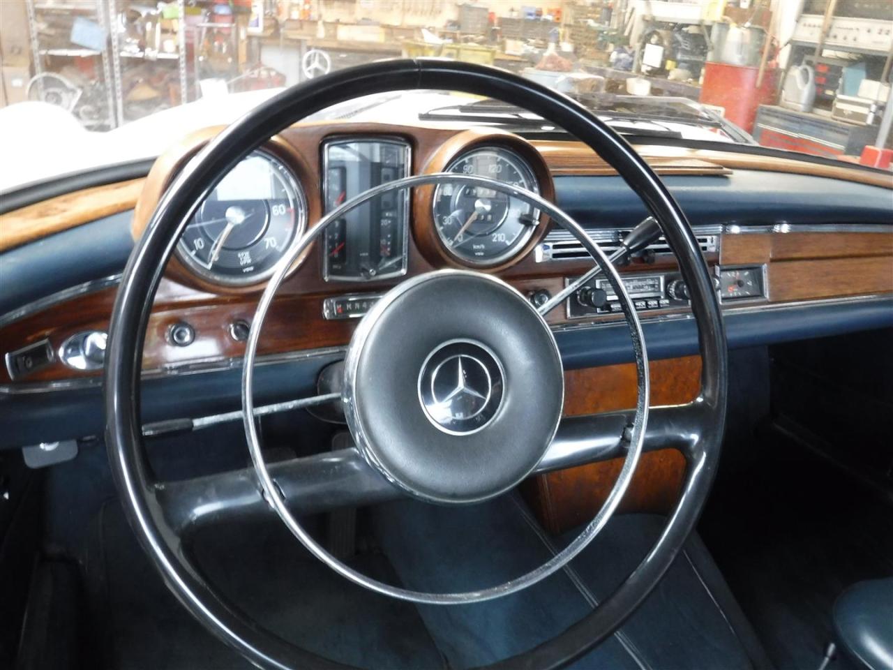 1966 Mercedes - Benz 300SE Coupe white W112