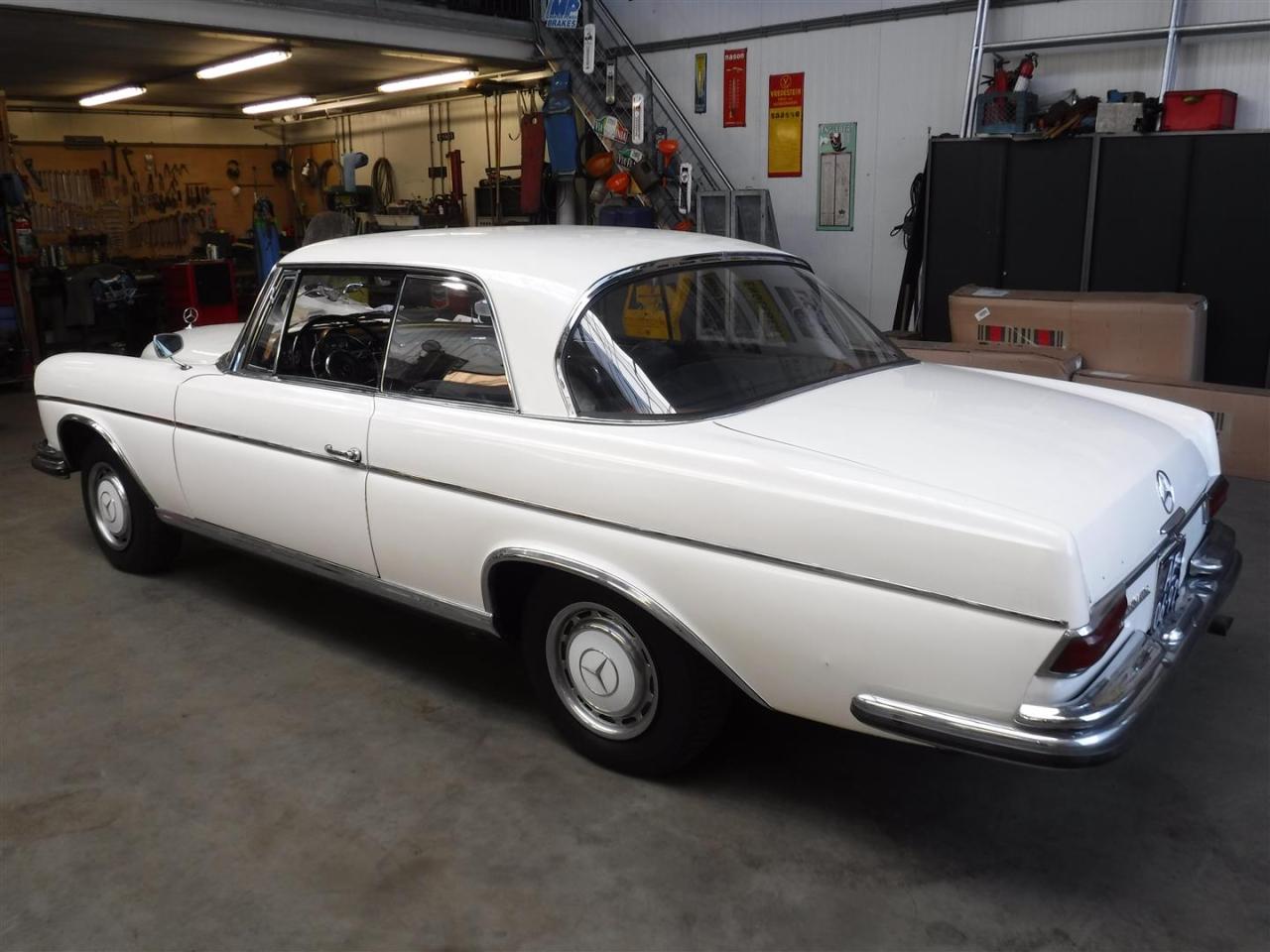 1966 Mercedes - Benz 300SE Coupe white W112