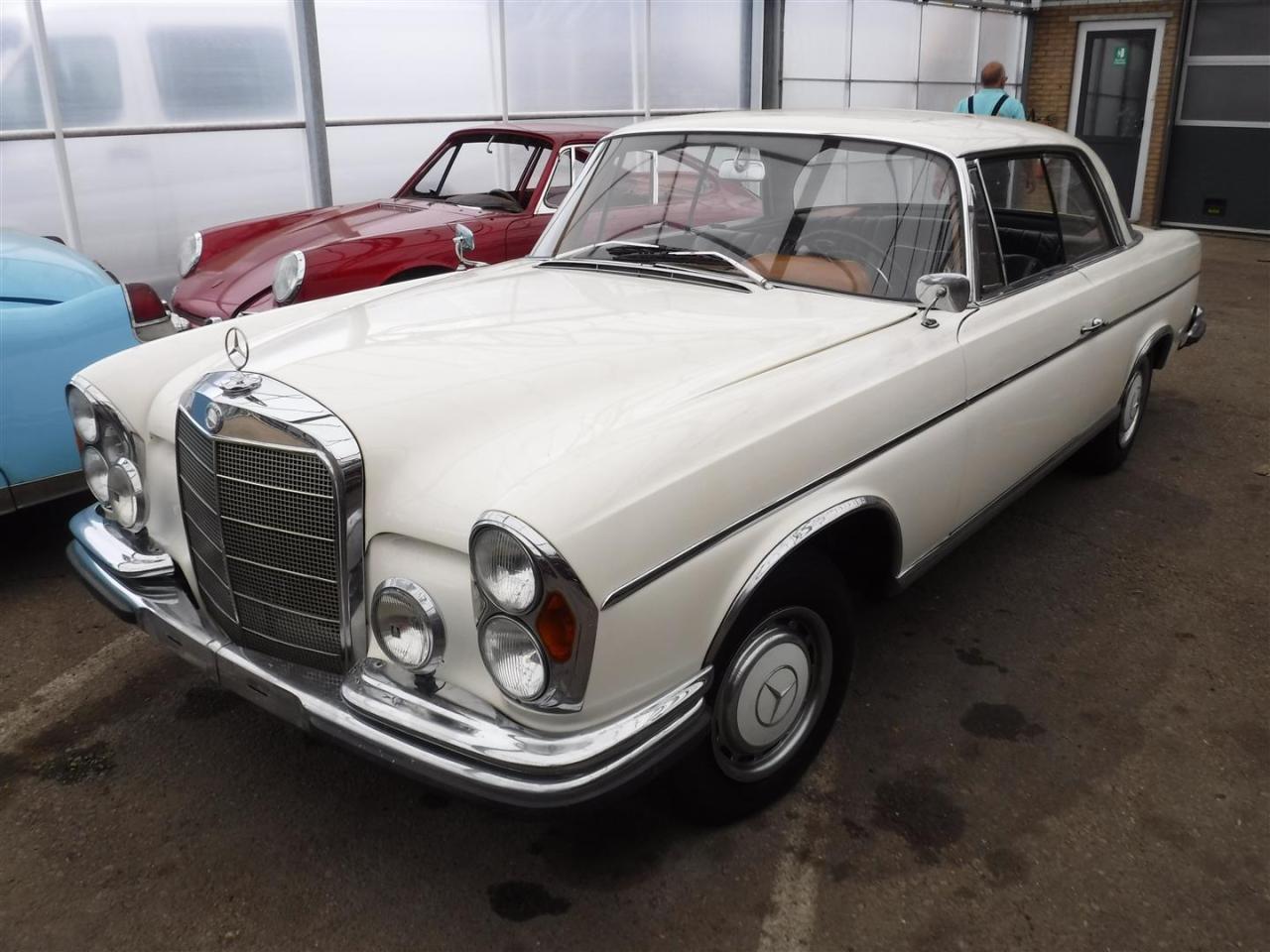 1966 Mercedes - Benz 300SE Coupe white W112