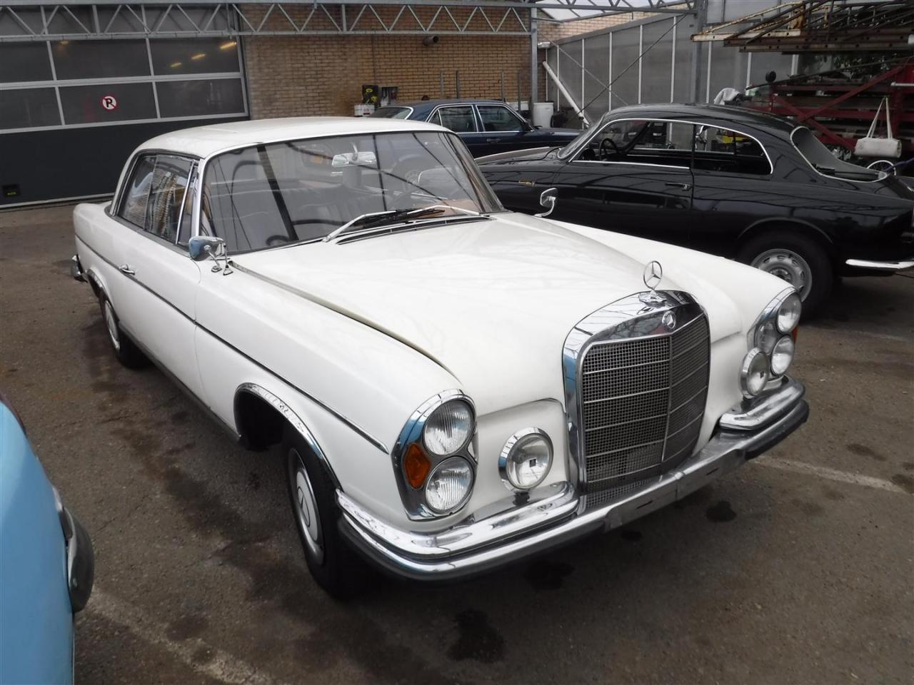 1966 Mercedes - Benz 300SE Coupe white W112