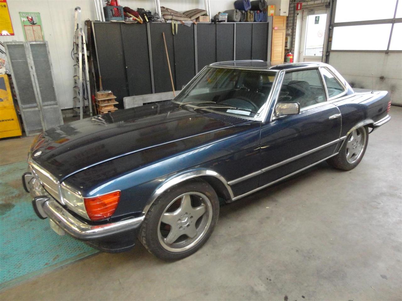 1982 Mercedes - Benz 380SL blue