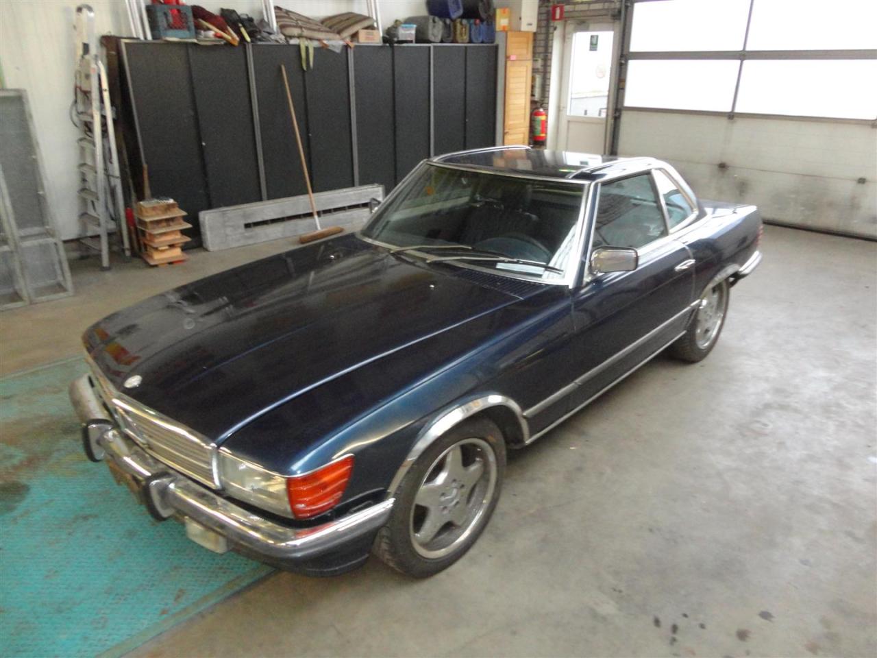 1982 Mercedes - Benz 380SL blue