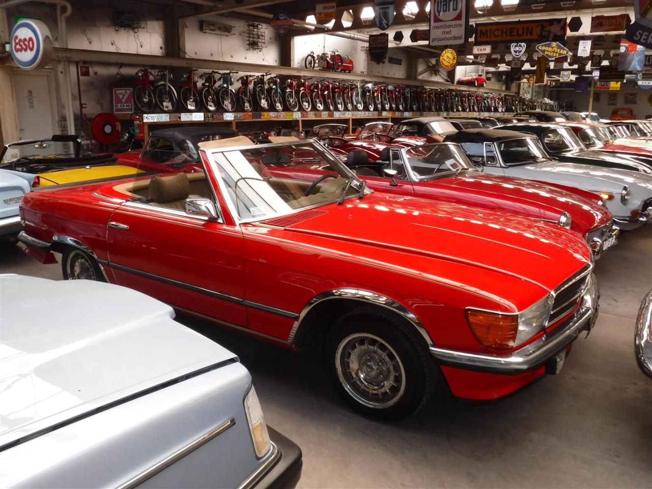 1974 Mercedes - Benz 350SL W107 &#039;&#039;74 red