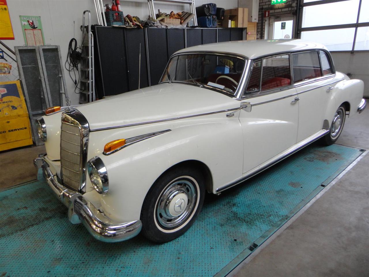 1960 Mercedes - Benz 300 Dora