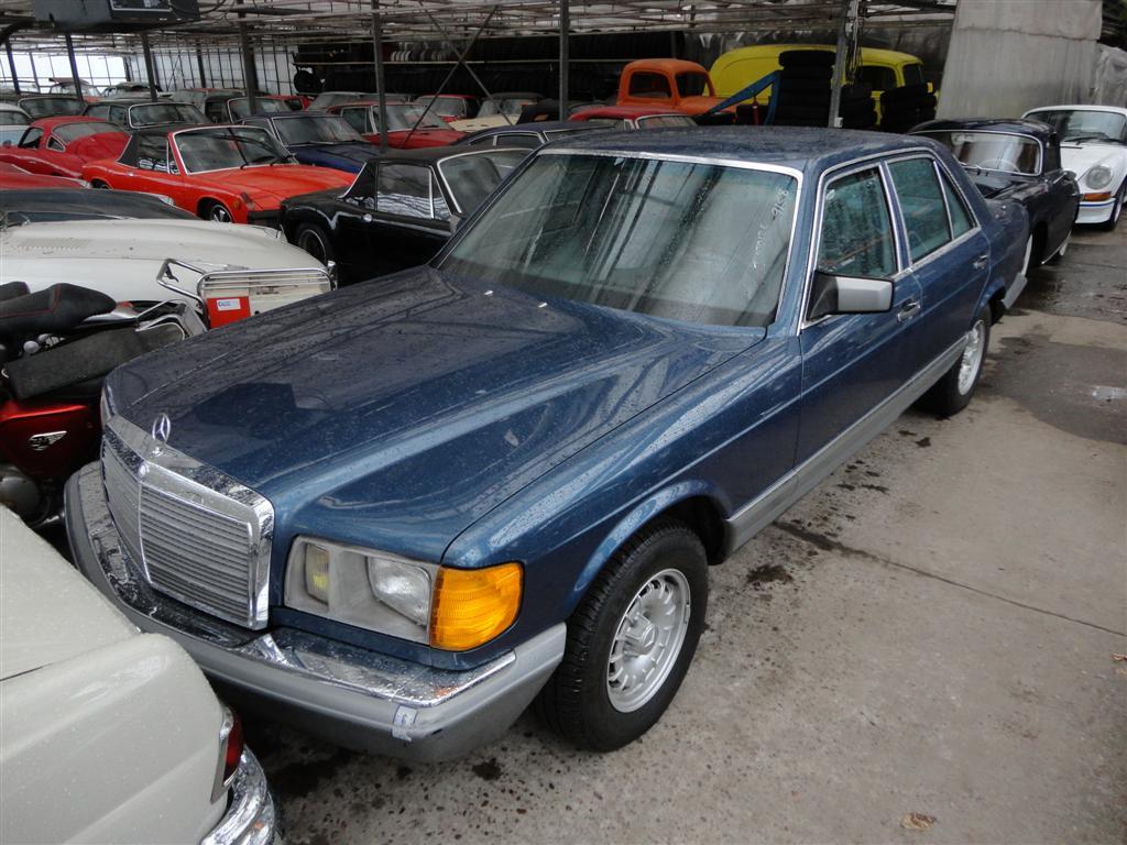 1985 Mercedes - Benz 380SE sedan