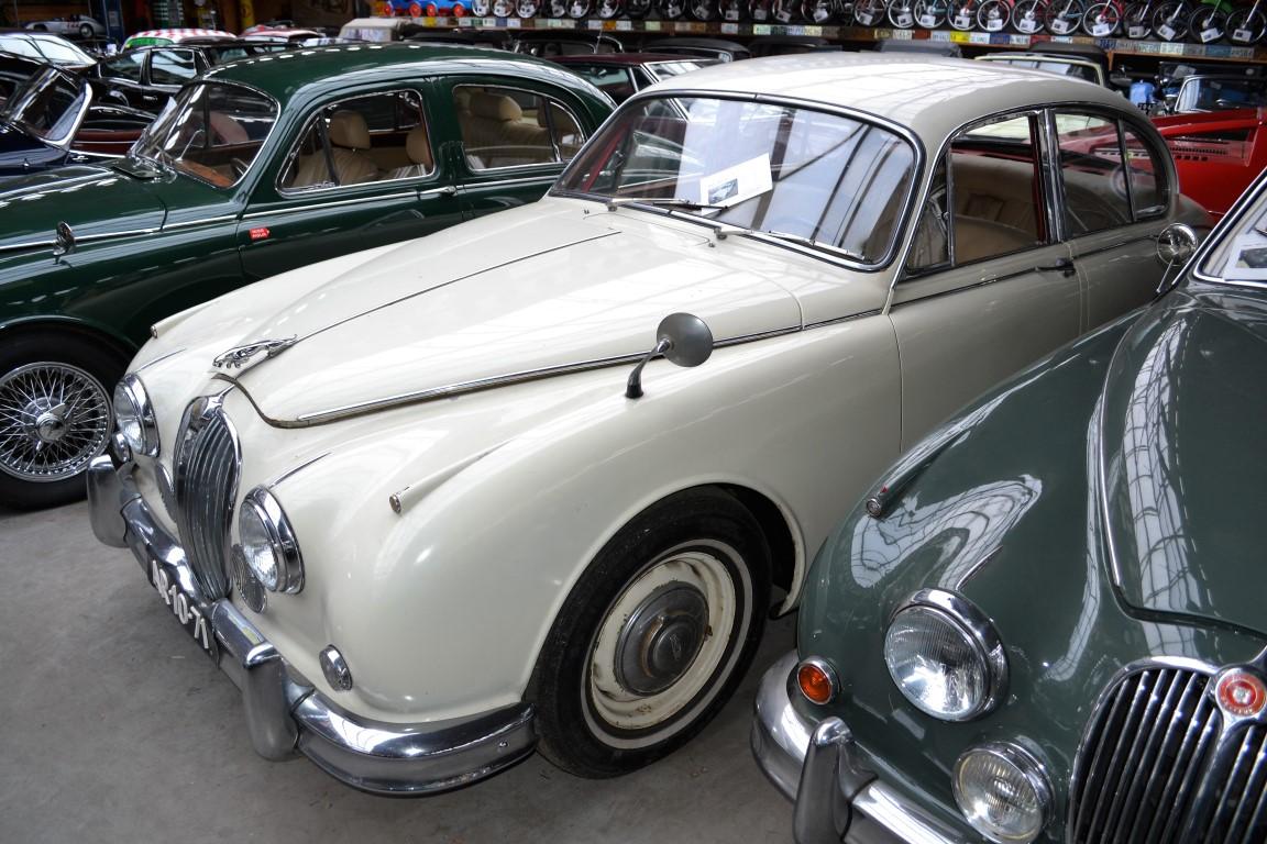 1960 Jaguar MK2 - wit