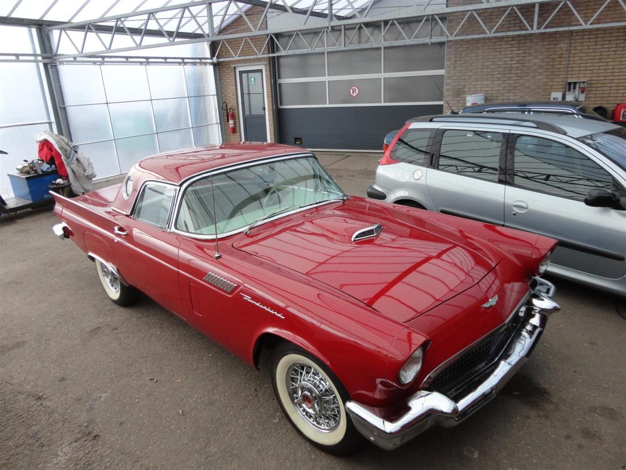 1957 Ford Thunderbird Roadster 1957