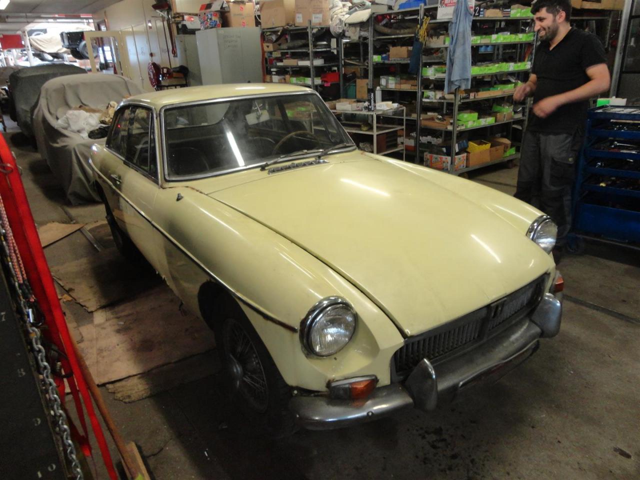 1970 MG B GT to restore &#039;&#039;70