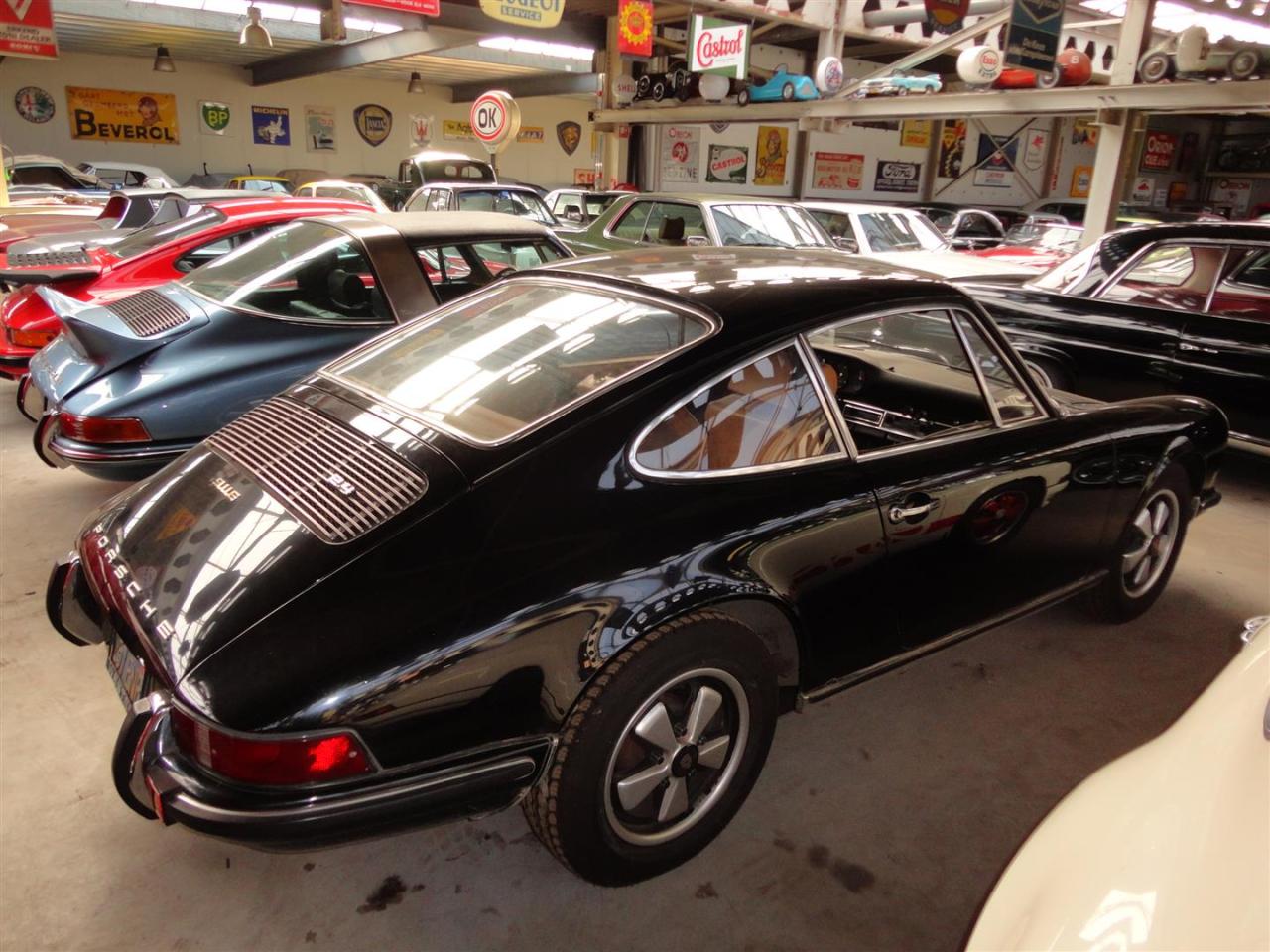 1969 Porsche 911 E black