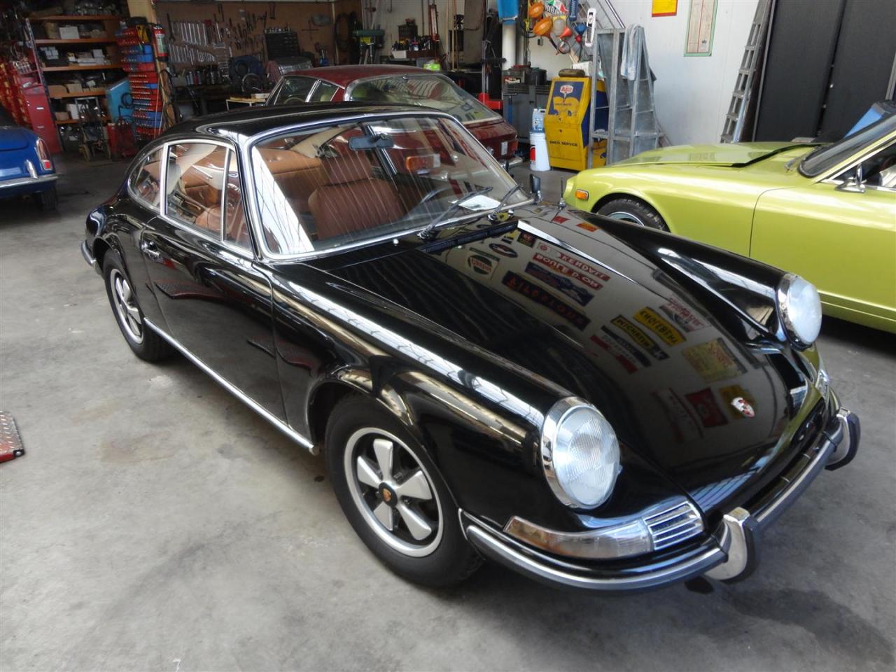 1969 Porsche 911 E black