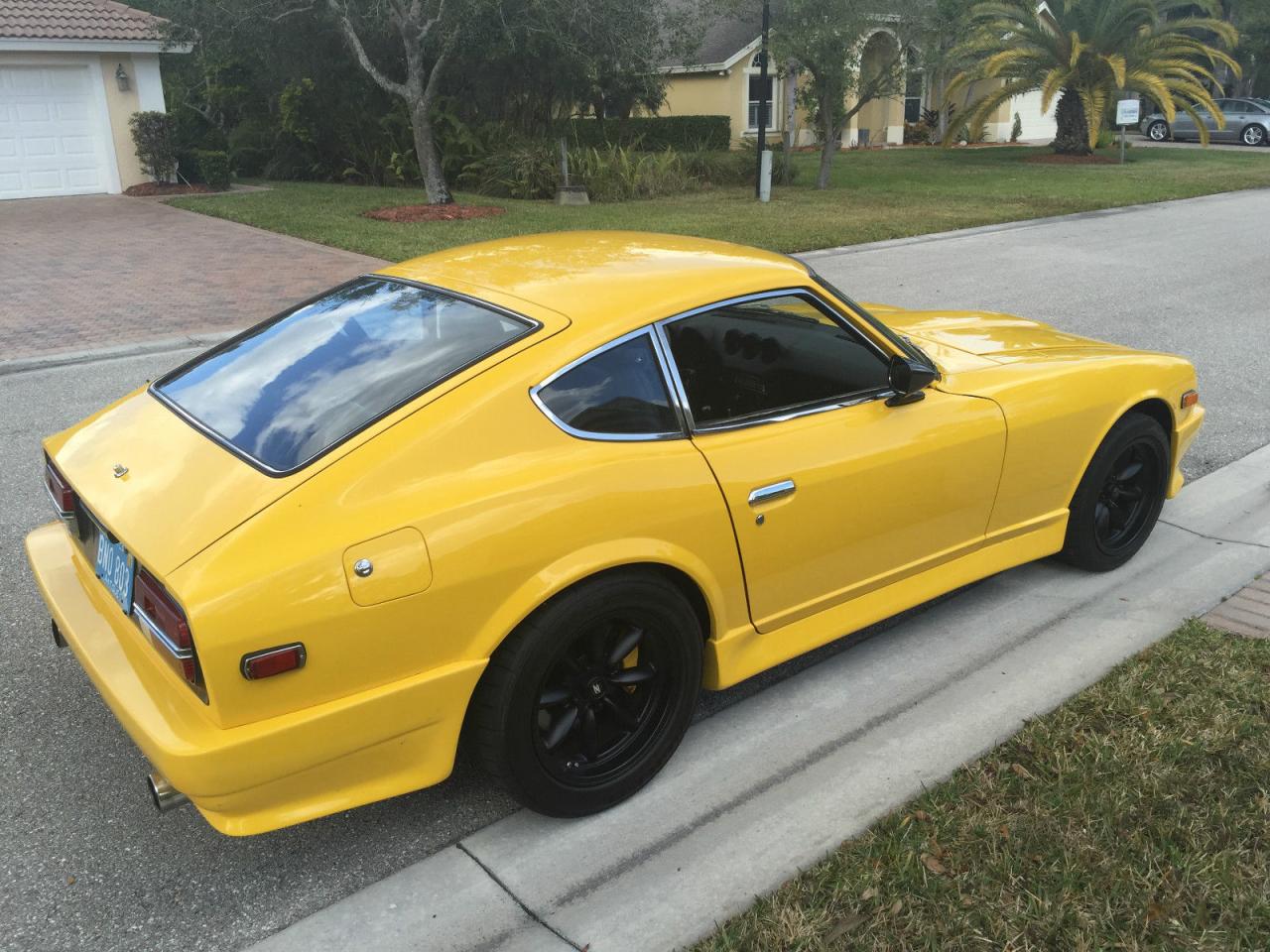 1970 Datsun 240Z bright yellow