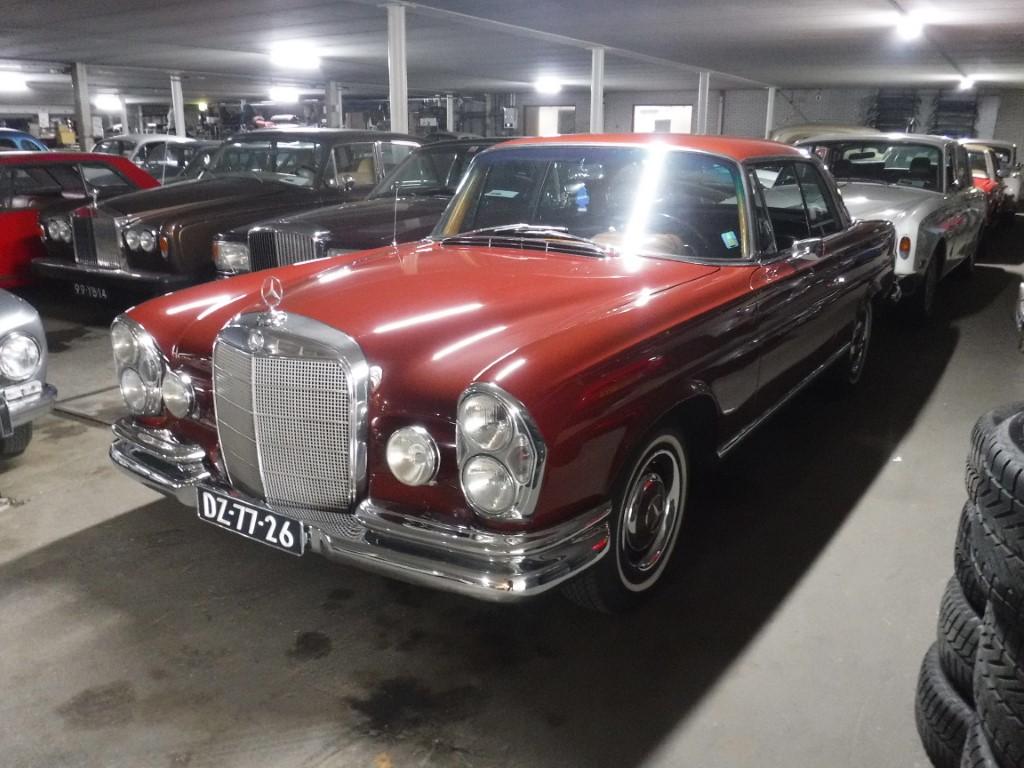 1967 Mercedes - Benz 250SE Coupe red