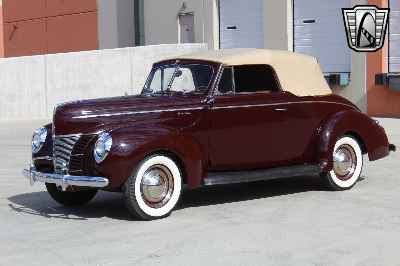 1940 Ford Deluxe