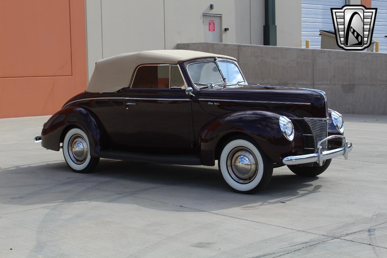 1940 Ford Deluxe