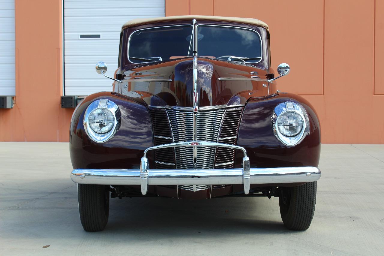 1940 Ford Deluxe