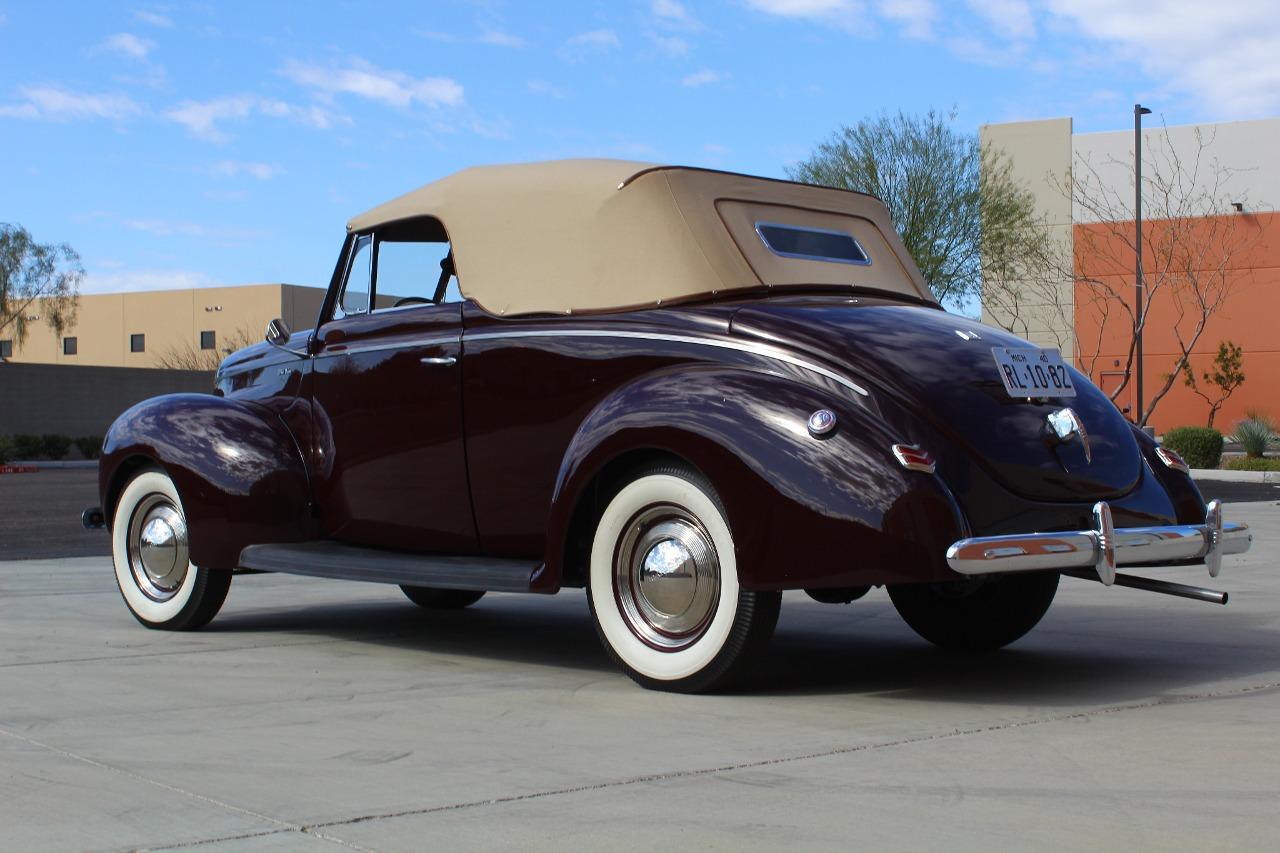 1940 Ford Deluxe