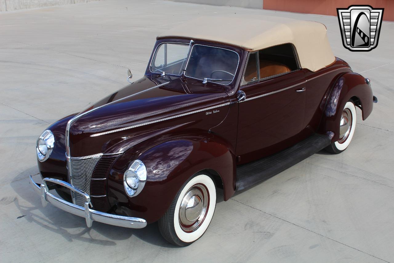 1940 Ford Deluxe