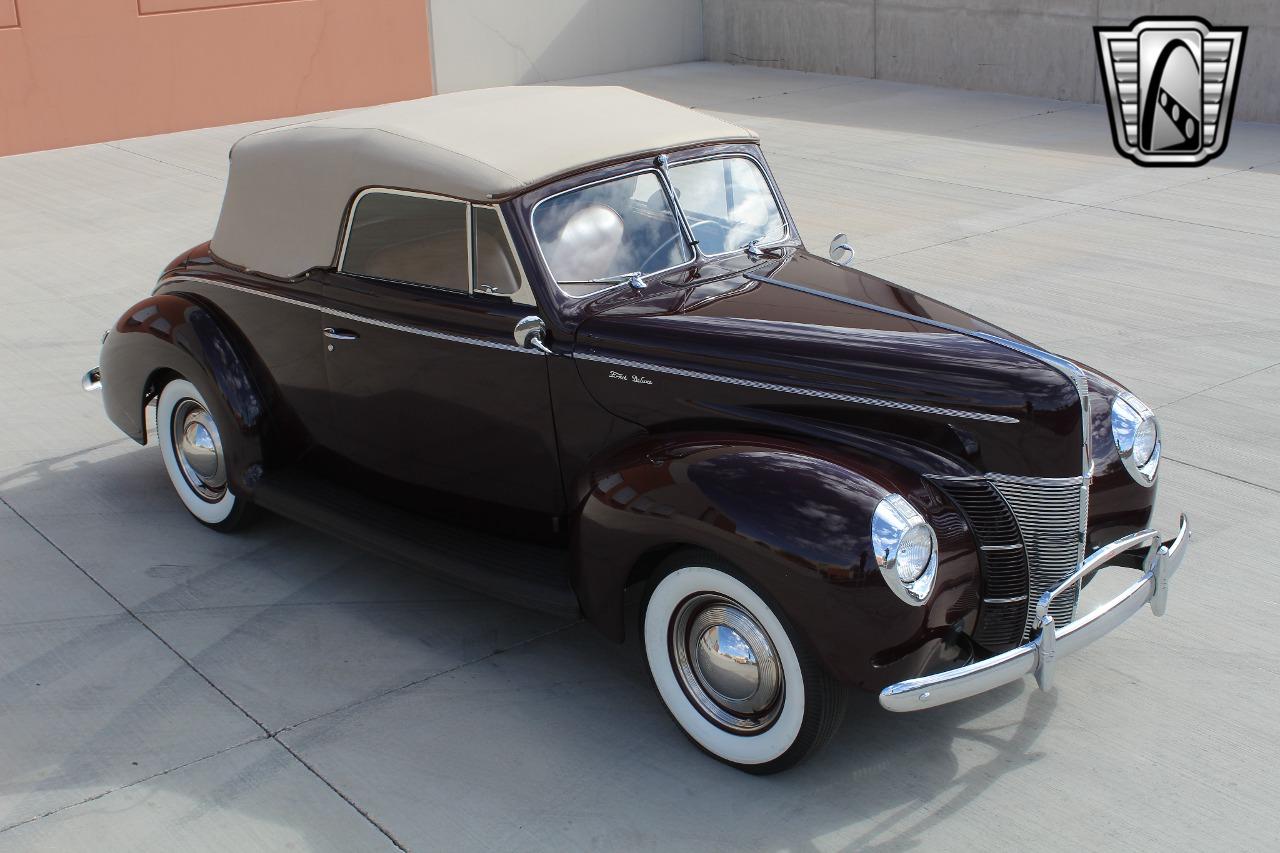 1940 Ford Deluxe