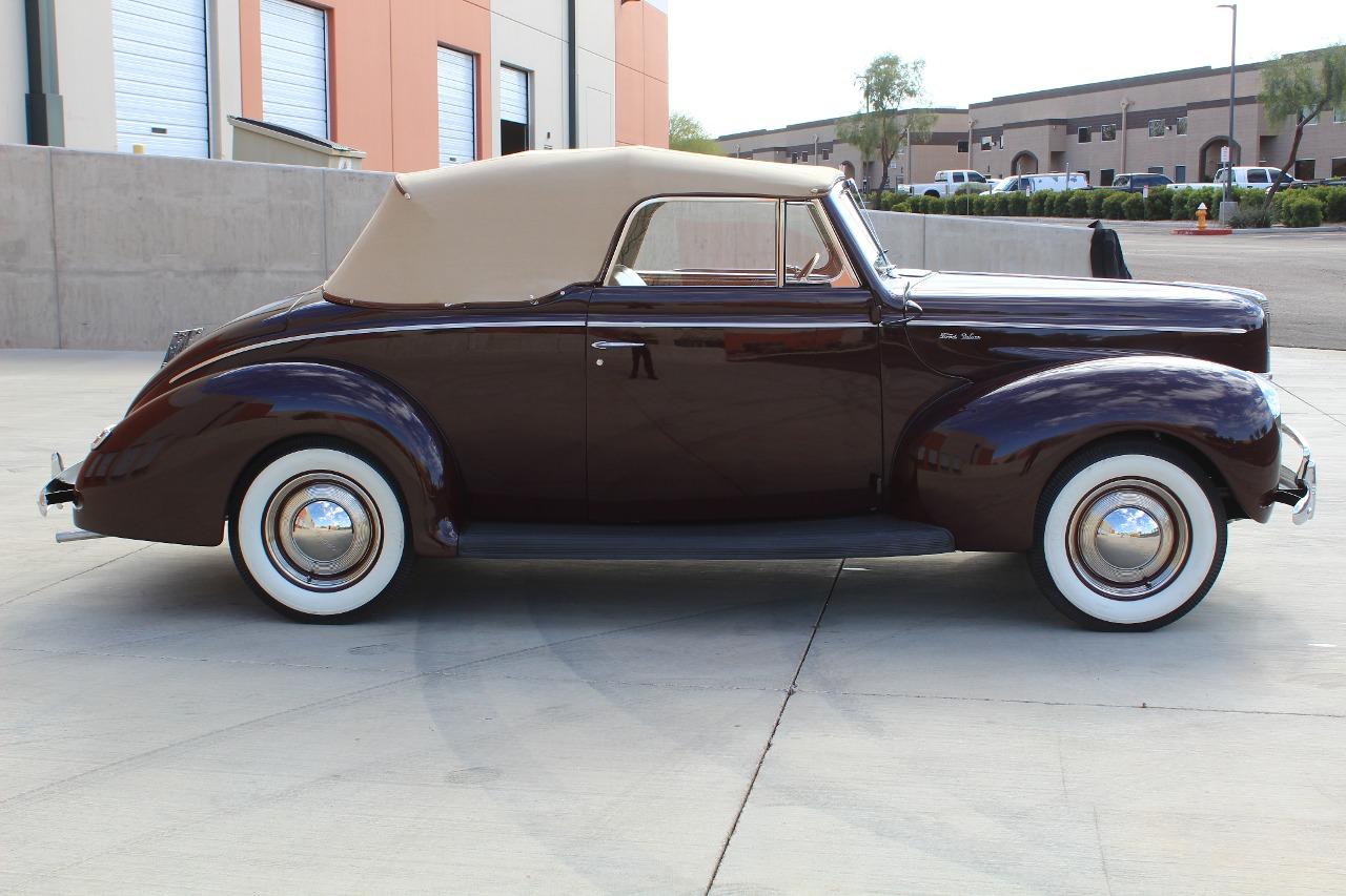 1940 Ford Deluxe