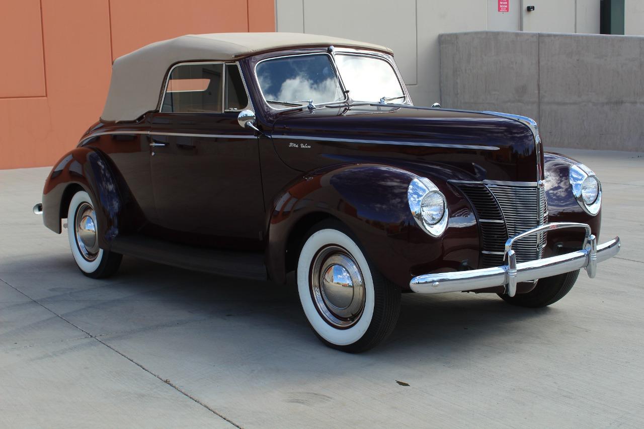 1940 Ford Deluxe