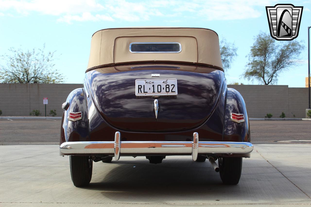 1940 Ford Deluxe