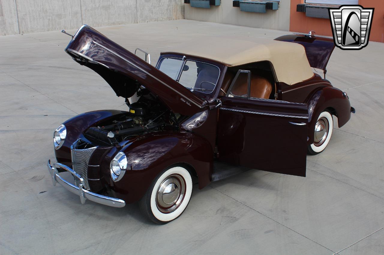 1940 Ford Deluxe