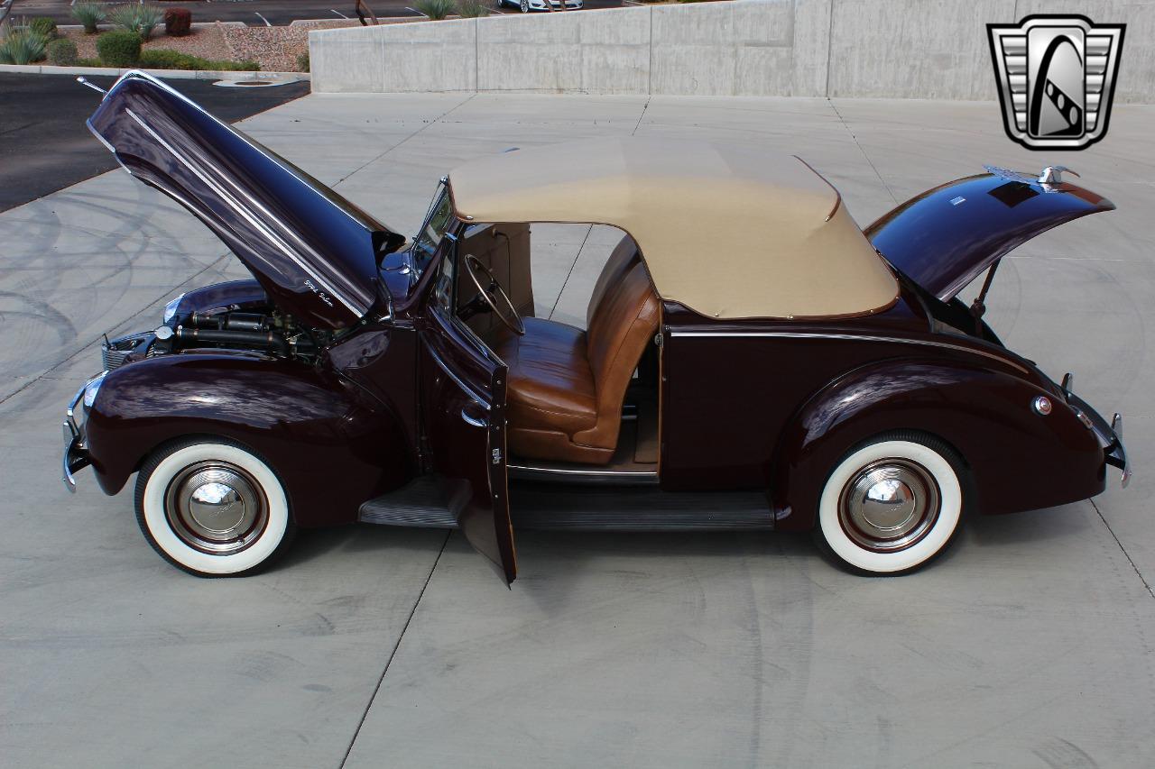 1940 Ford Deluxe