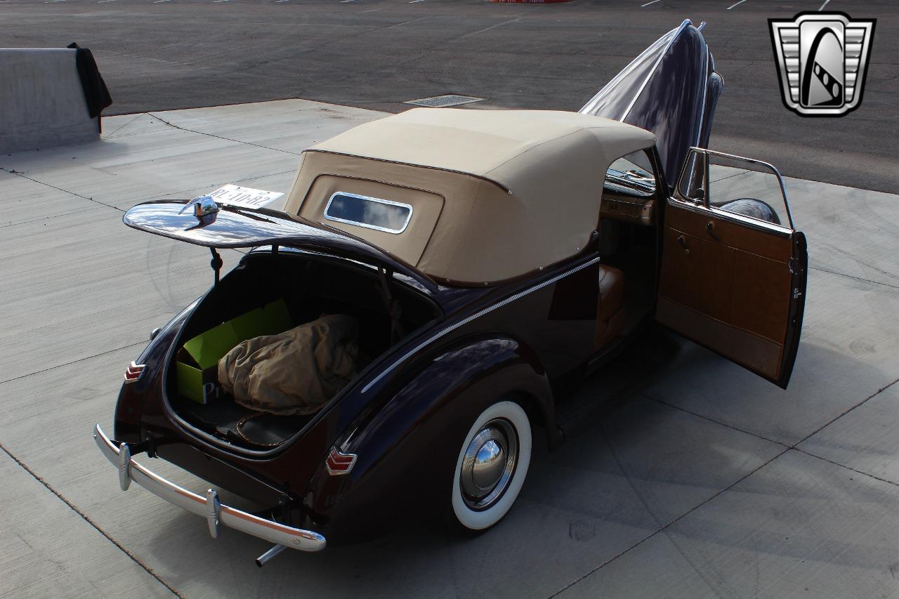 1940 Ford Deluxe