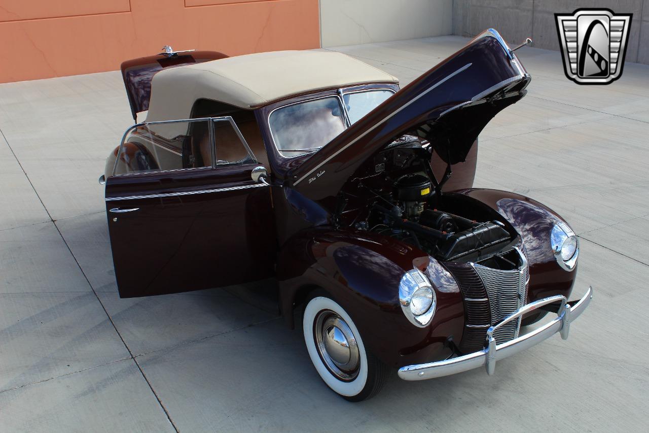 1940 Ford Deluxe