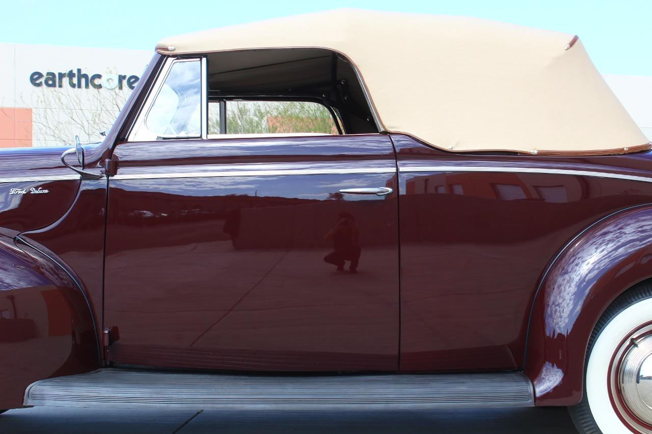 1940 Ford Deluxe