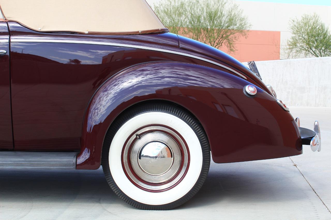 1940 Ford Deluxe