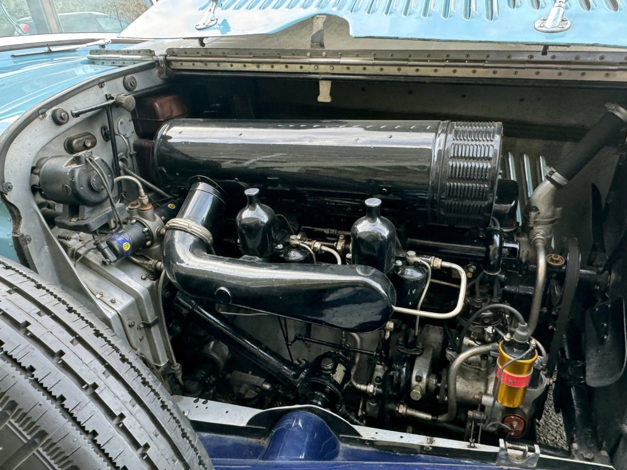 1939 Bentley 4 ¼  Litre Overdrive H.J.Mulliner 'High Vision' Saloon B102MR