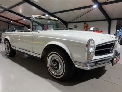 1967 Mercedes - Benz W113 250SL Pagode