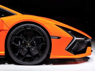 2024 Lamborghini Revuelto