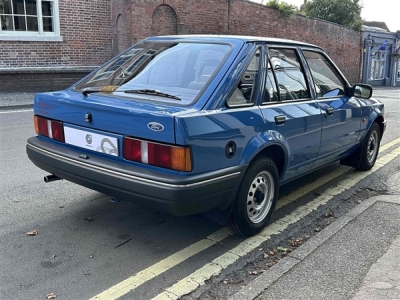 1989 Ford Escort Popular