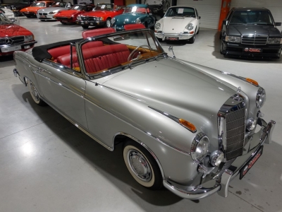 1957 Mercedes - Benz 220 S W180