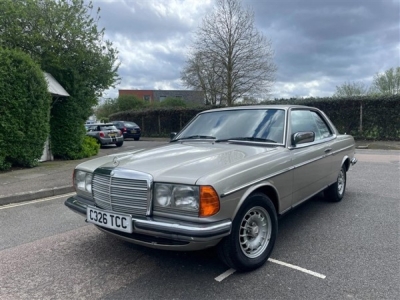 1985 Mercedes - Benz W123 280CE