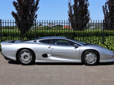 1993 Jaguar XJ220